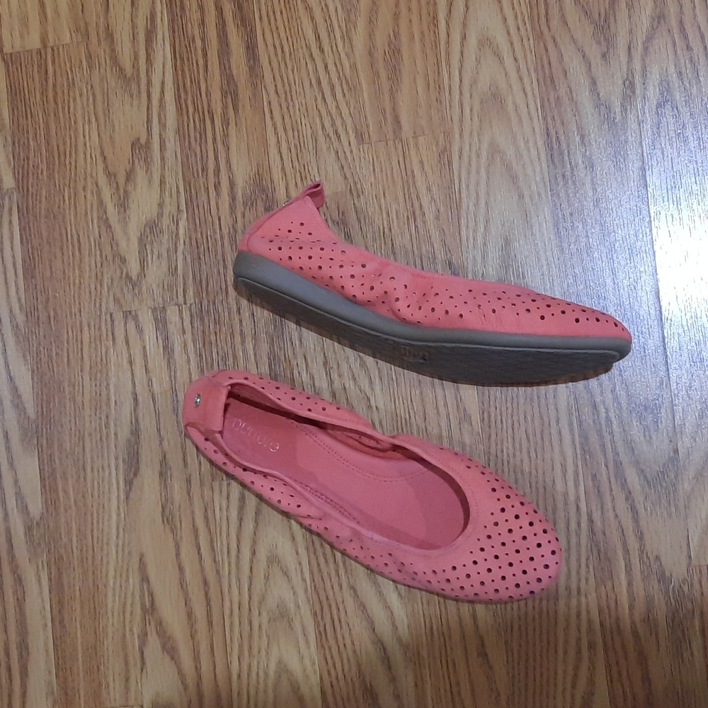 NURTURE salmon pink eyelet flats SZ 9.5M - Picture 2 of 12